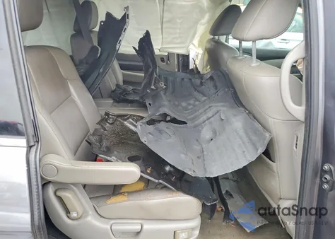 2014 Honda Odyssey Touring z USA, uszkodzony, nr VIN 5FNRL5H91EB032866